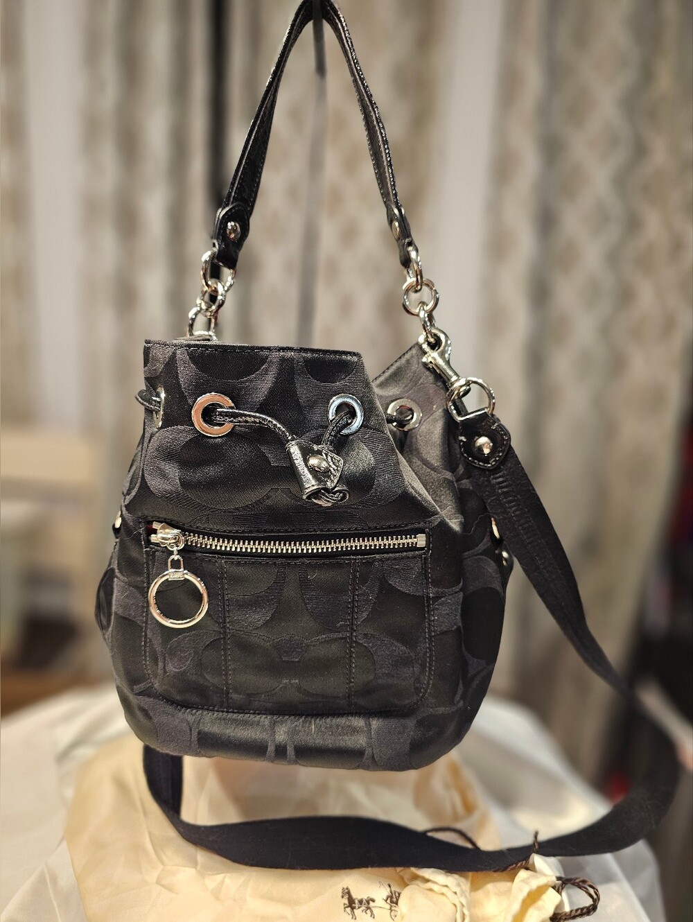 Coach Poppy Black Signature Drawstring Bucket/Crossbody Hot Pink Interior